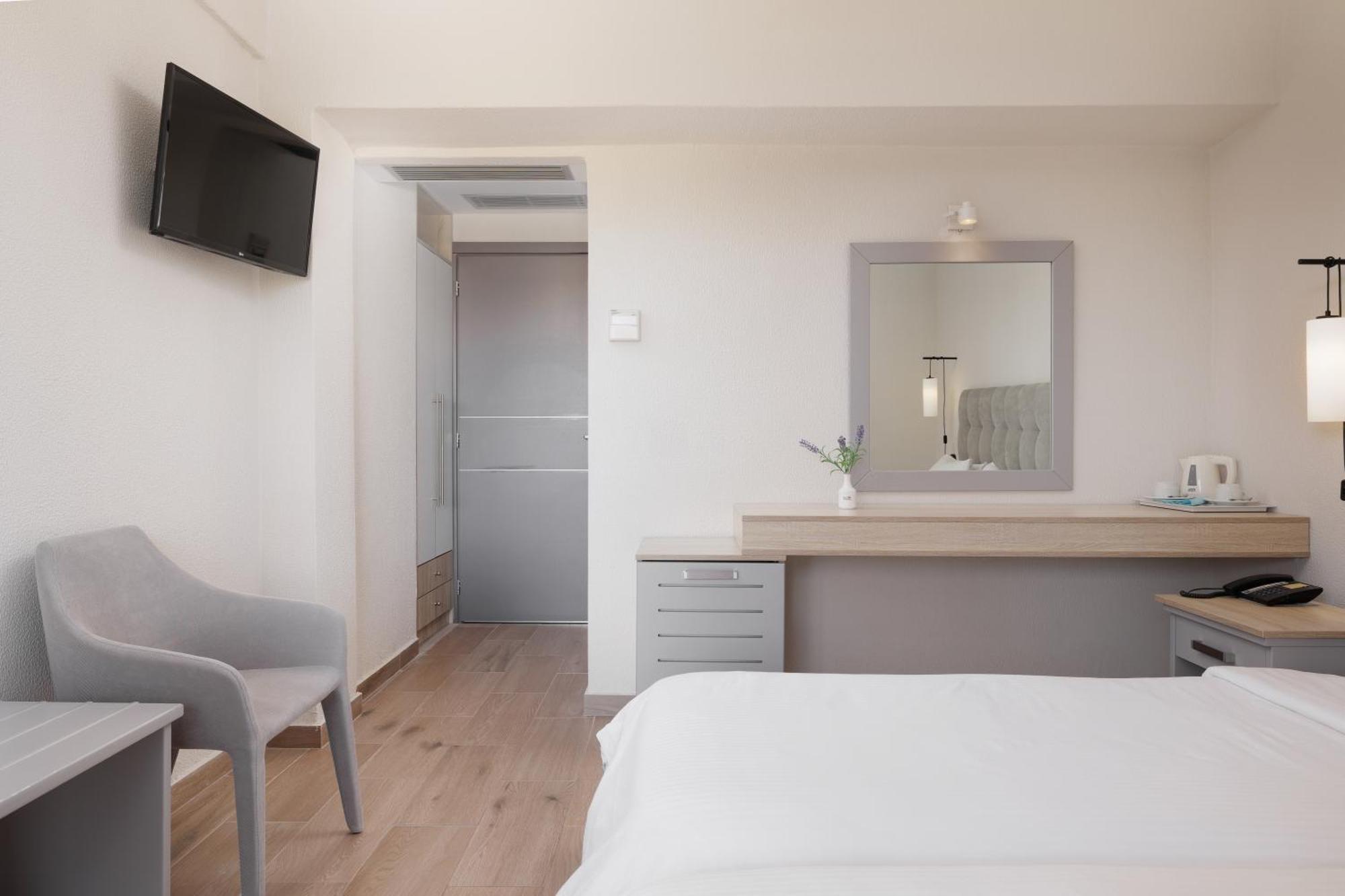 Nafsika Hotel - Adults Only Dassia  Exterior photo